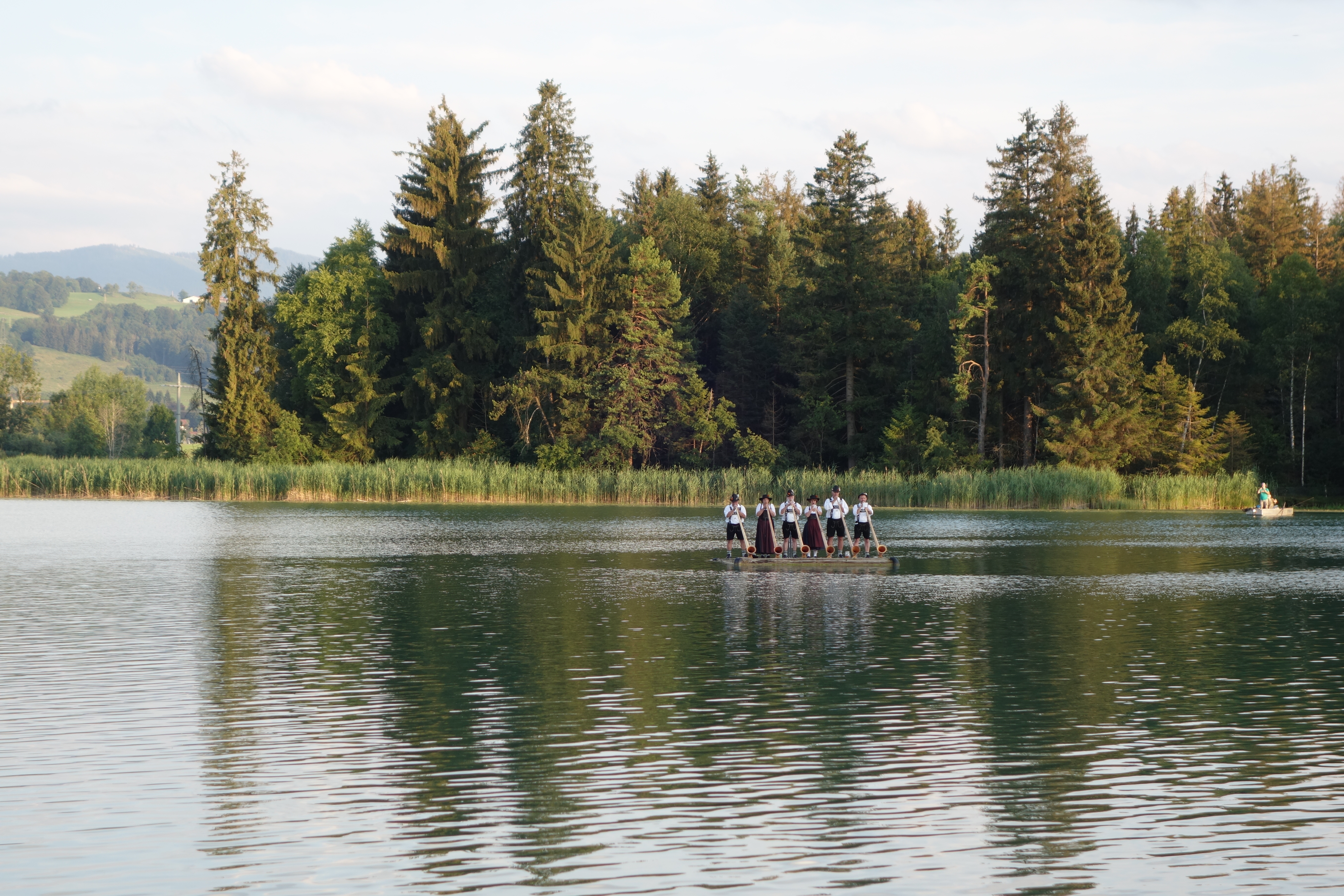 Sulzberger Alphornbläser auf dem Öschlesee Sulzberger Alphornbläser auf dem Öschlesee