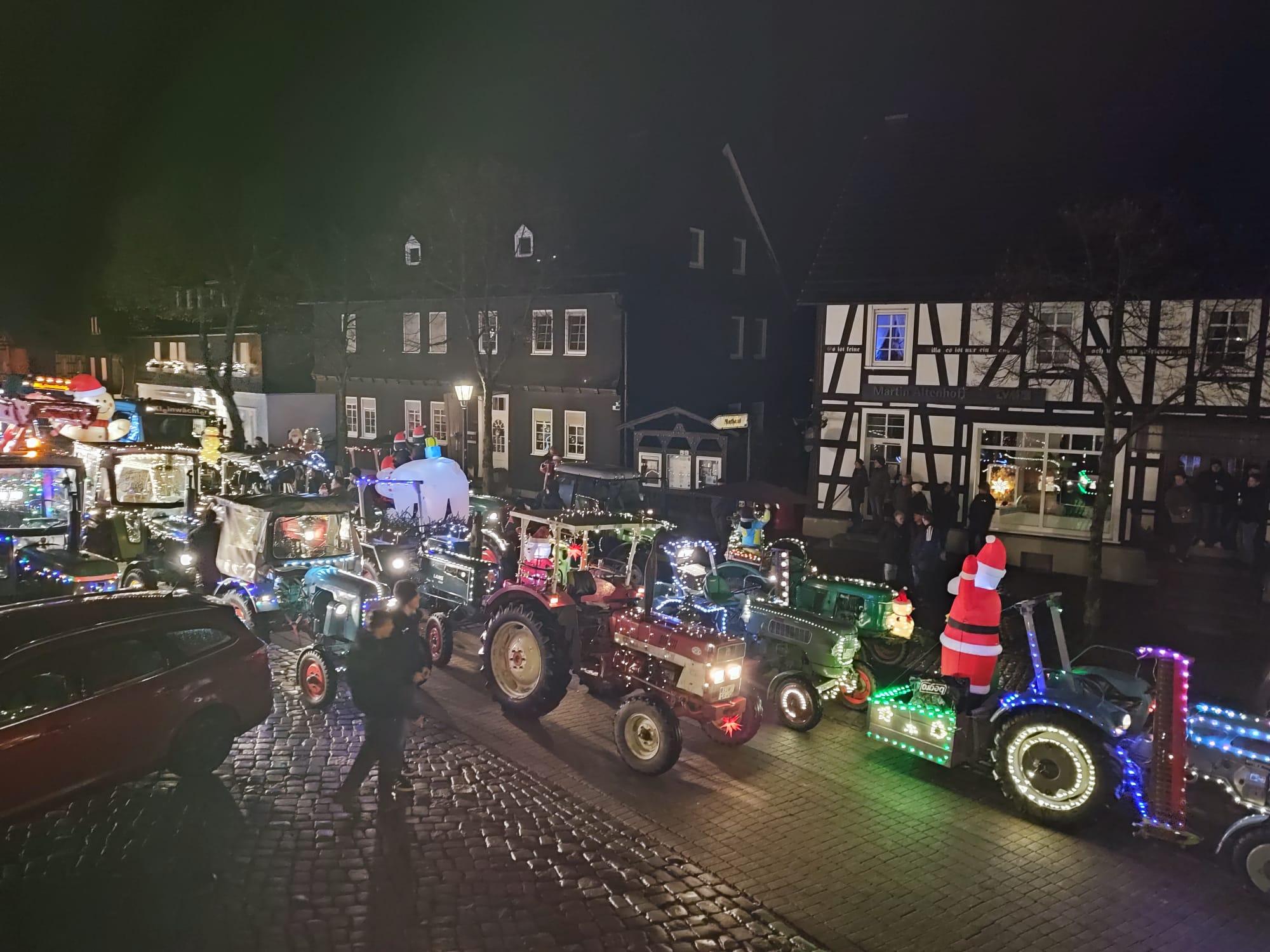 Weihnachtskonvoi 6.jpeg Weihnachtskonvoi 6.jpeg