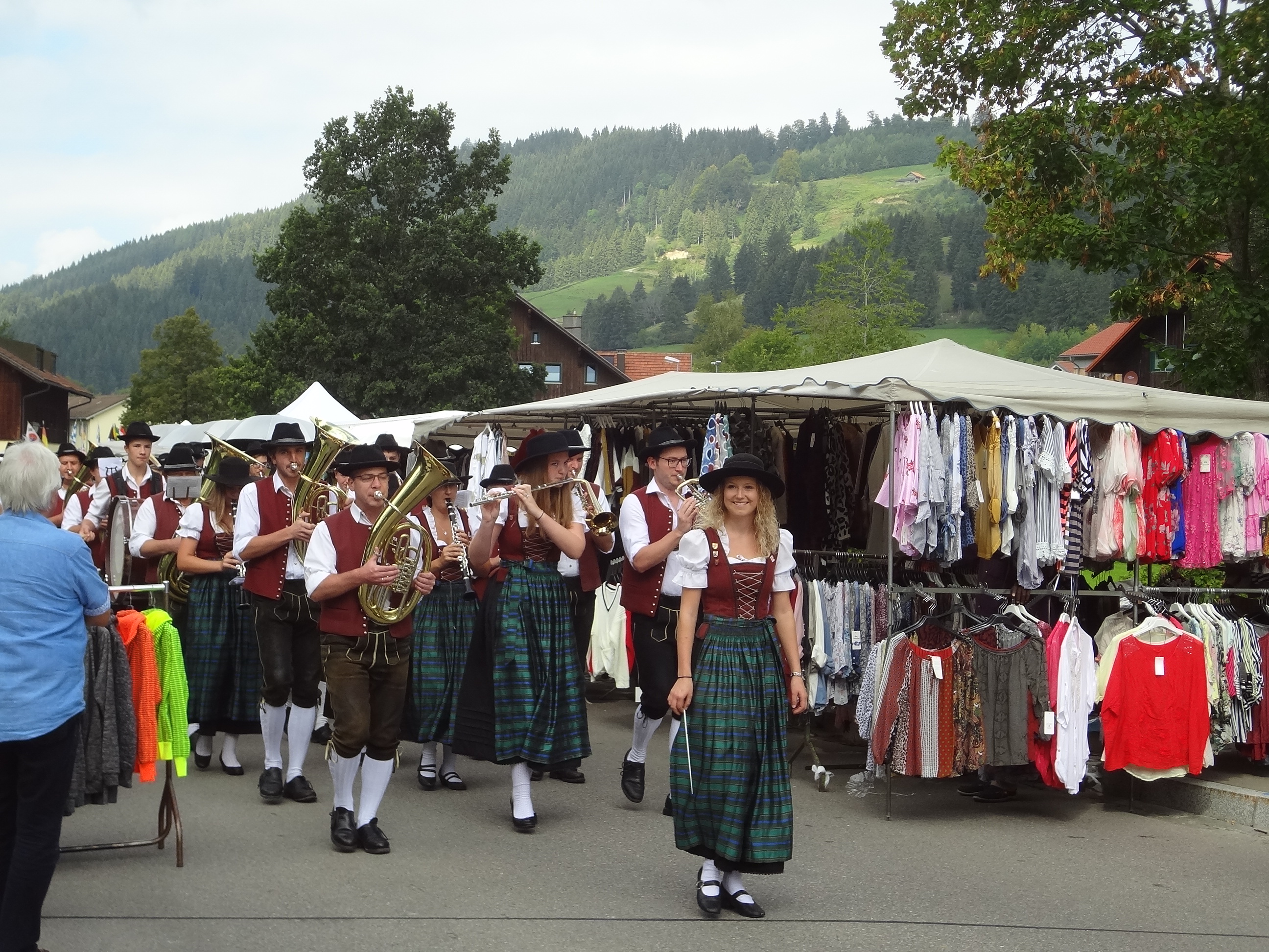 Musikkapelle Weitnau Herbstmarkt.JPG Musikkapelle Weitnau Herbstmarkt.JPG