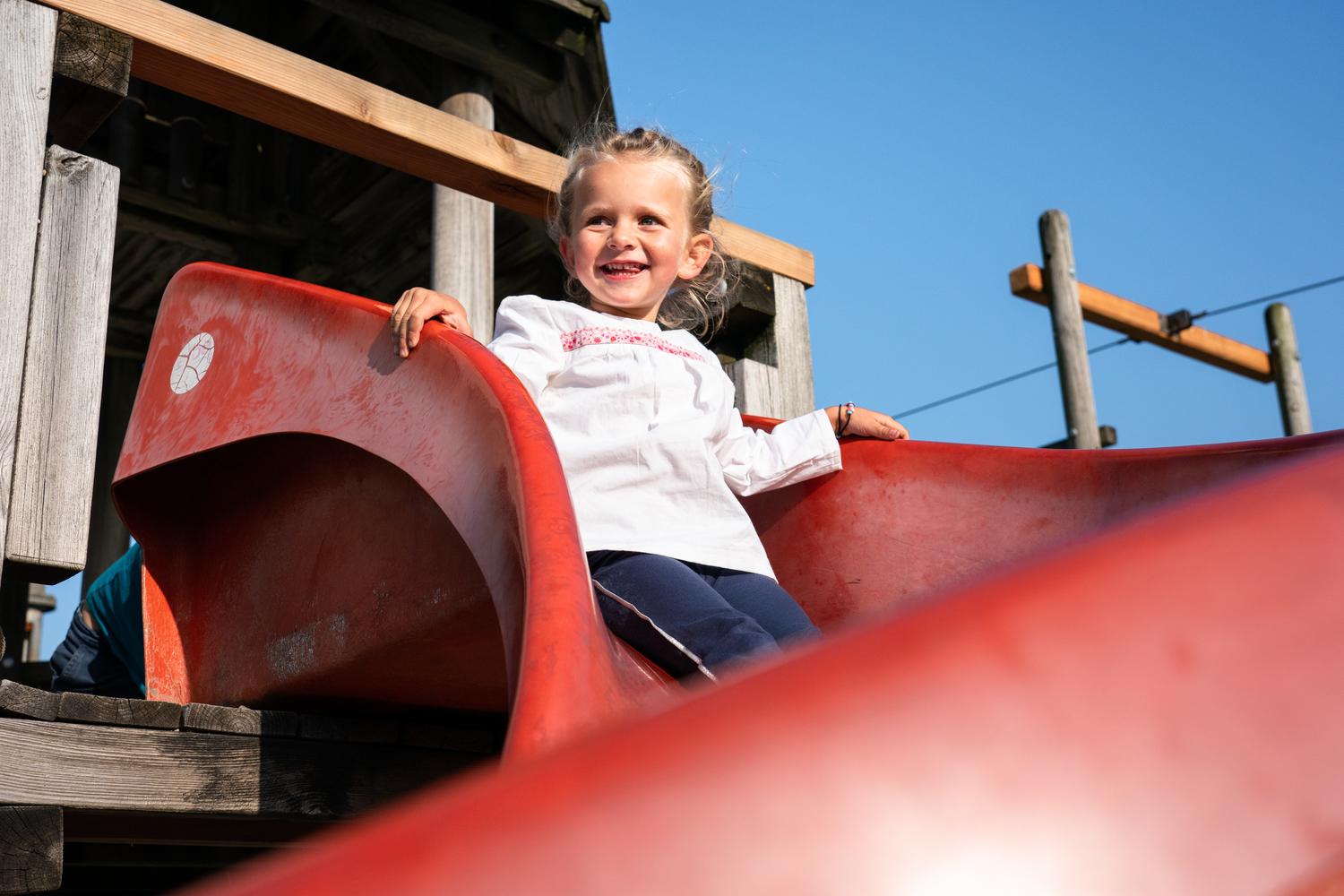 Hündle_Spielplatz_Rutsche Hündle_Spielplatz_Rutsche