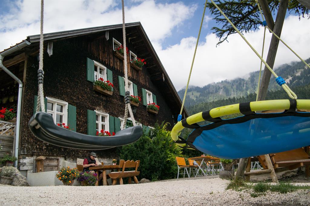 Alpe Gerstenbrändle mit Schaukel Alpe Gerstenbrändle mit Schaukel