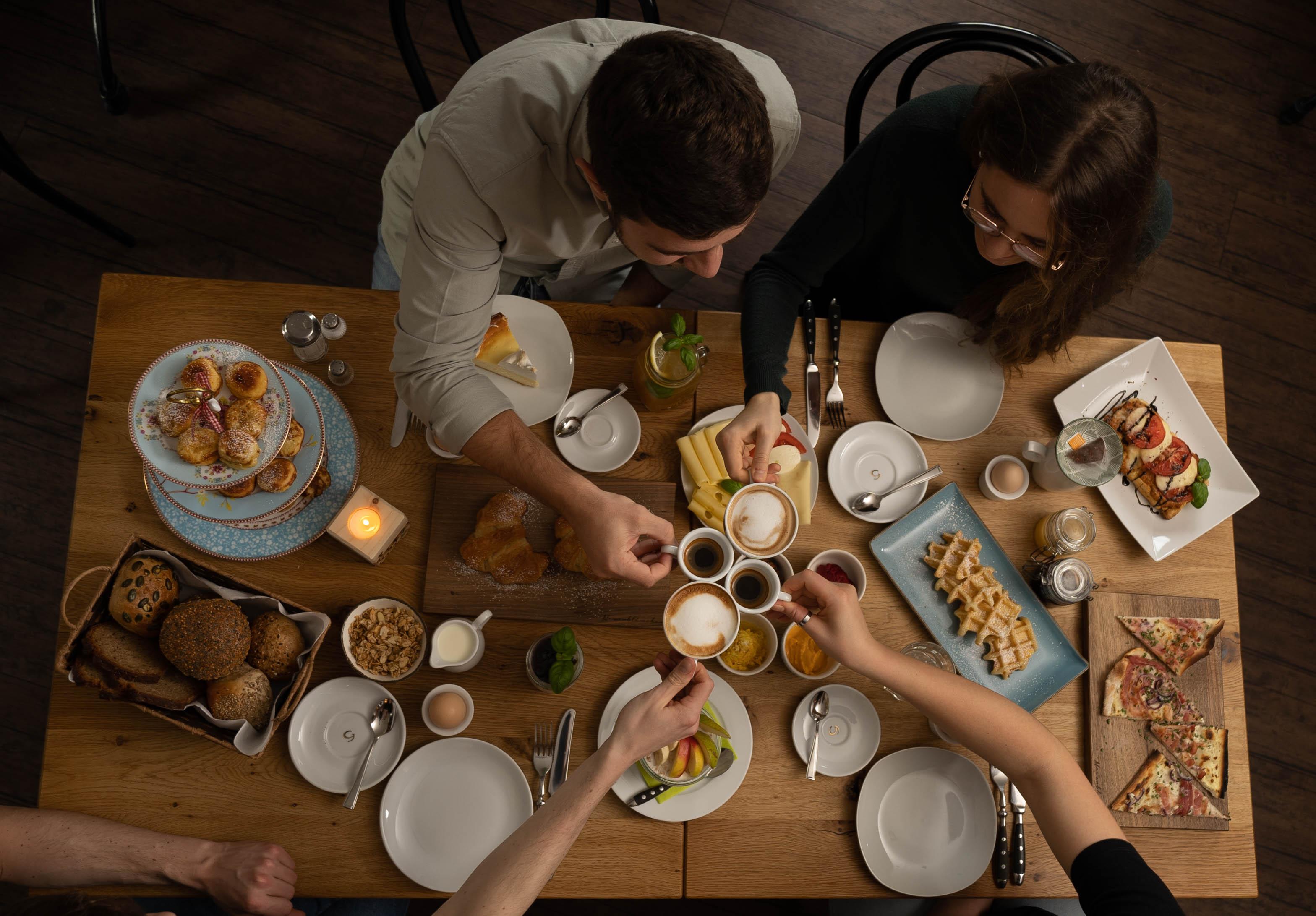 Café Mauerblümchen - Gedeckter Tisch Café Mauerblümchen - Gedeckter Tisch
