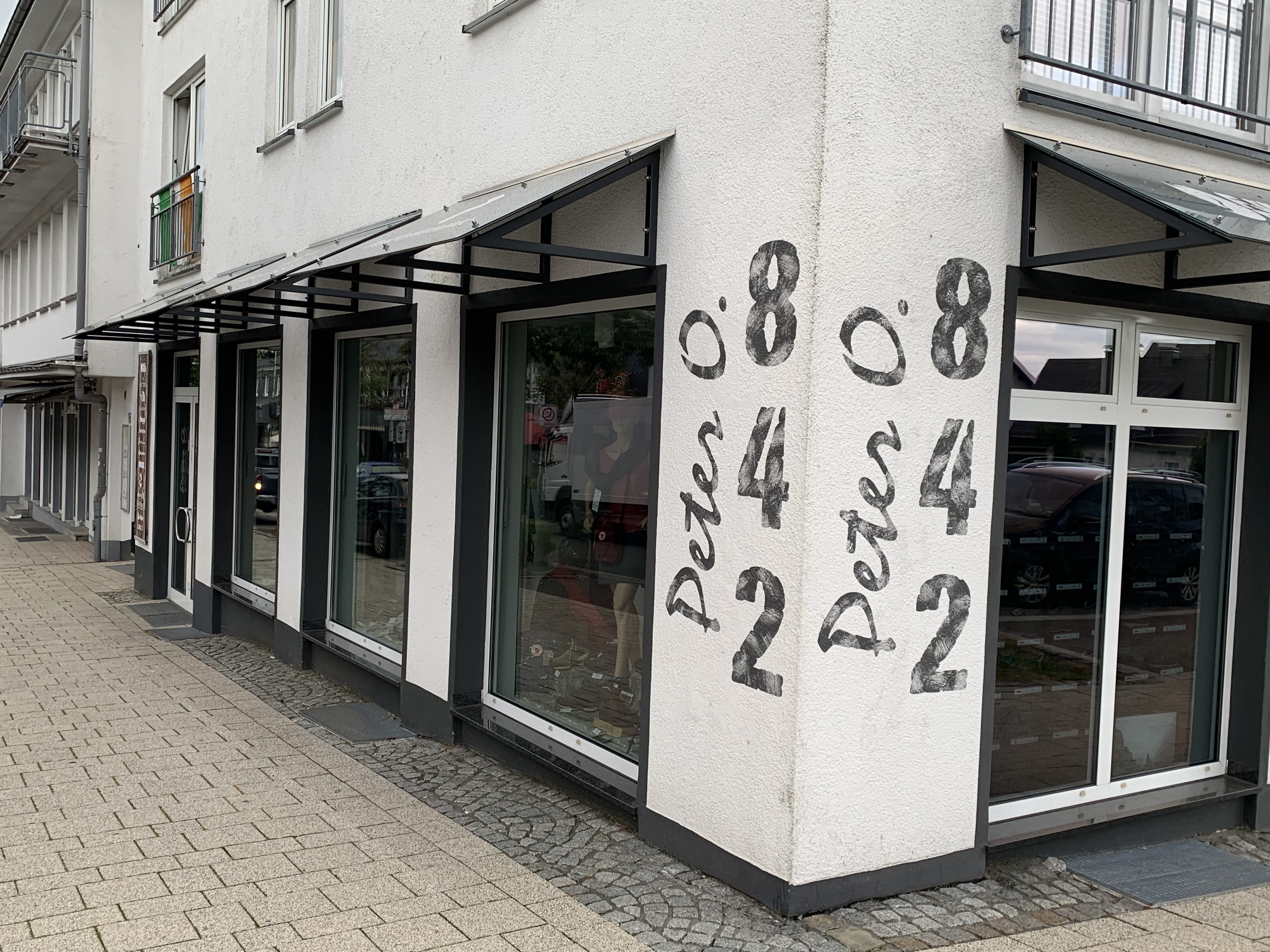 Außenansicht des Geschäftes Outdoor 842.