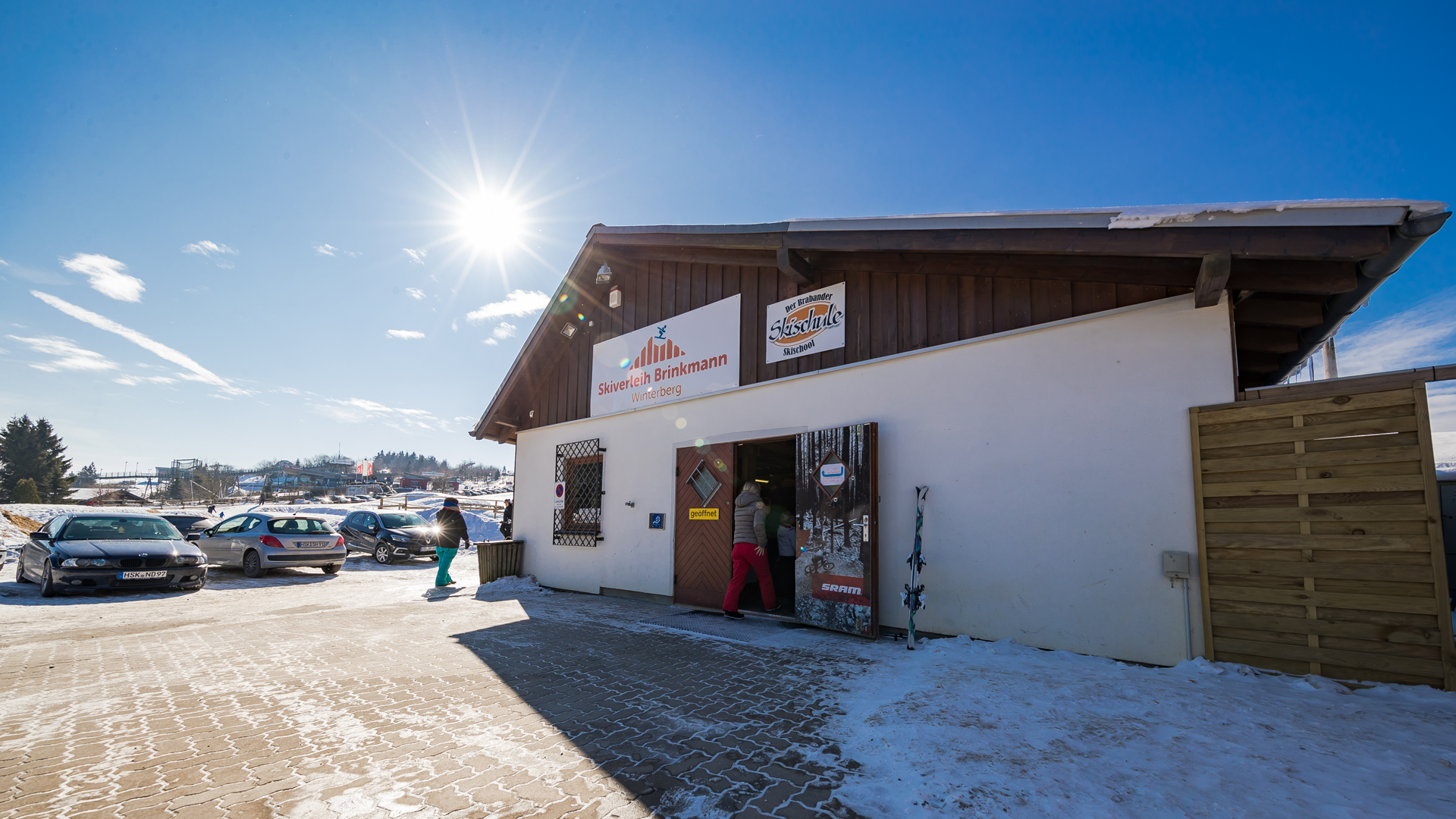 Außenansicht des Skiverleihs Brinkmann an der Kappe. Außenansicht des Skiverleihs Brinkmann an der Kappe.