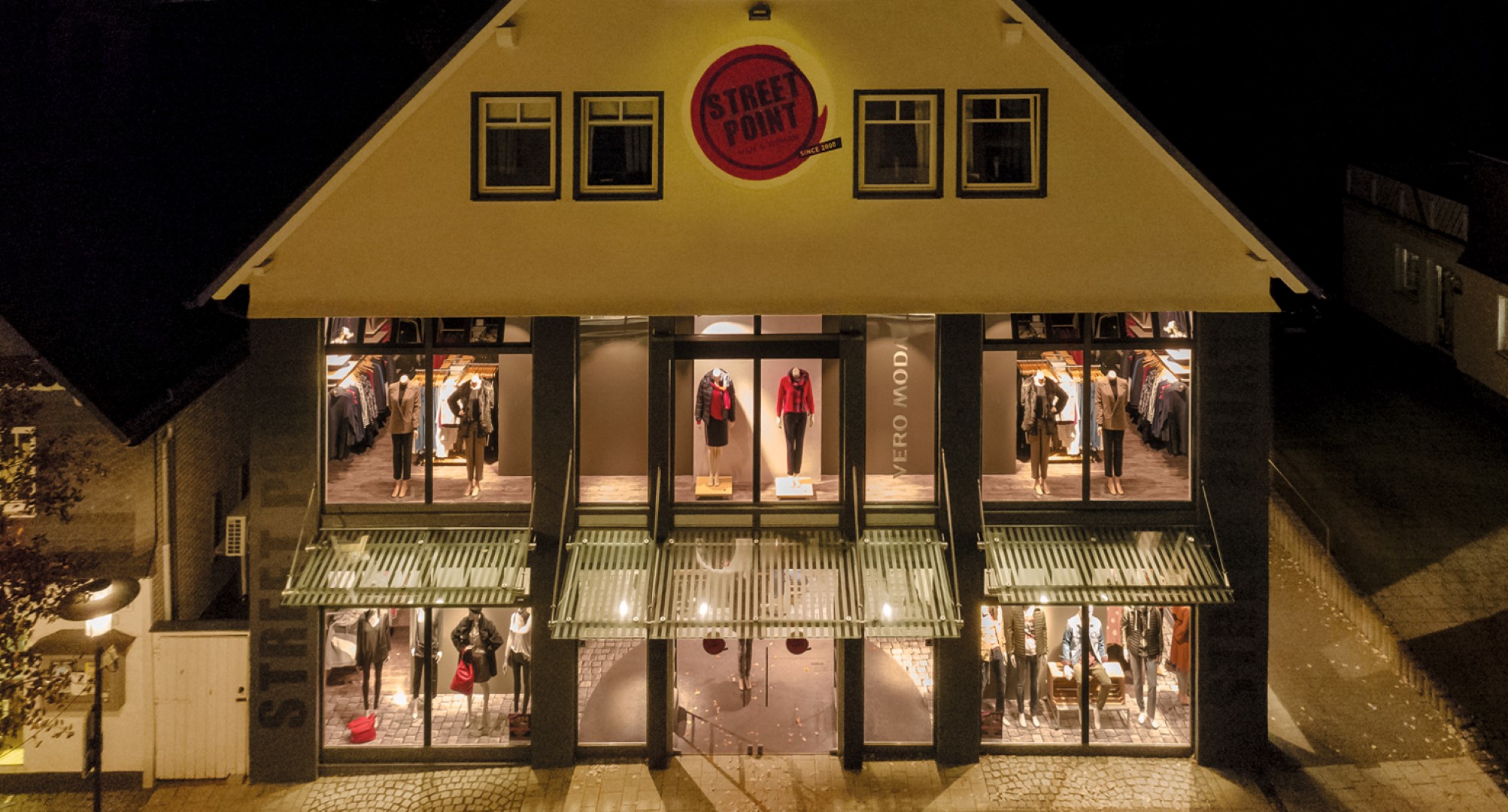 streetpoint-aussen-abend-2018-2