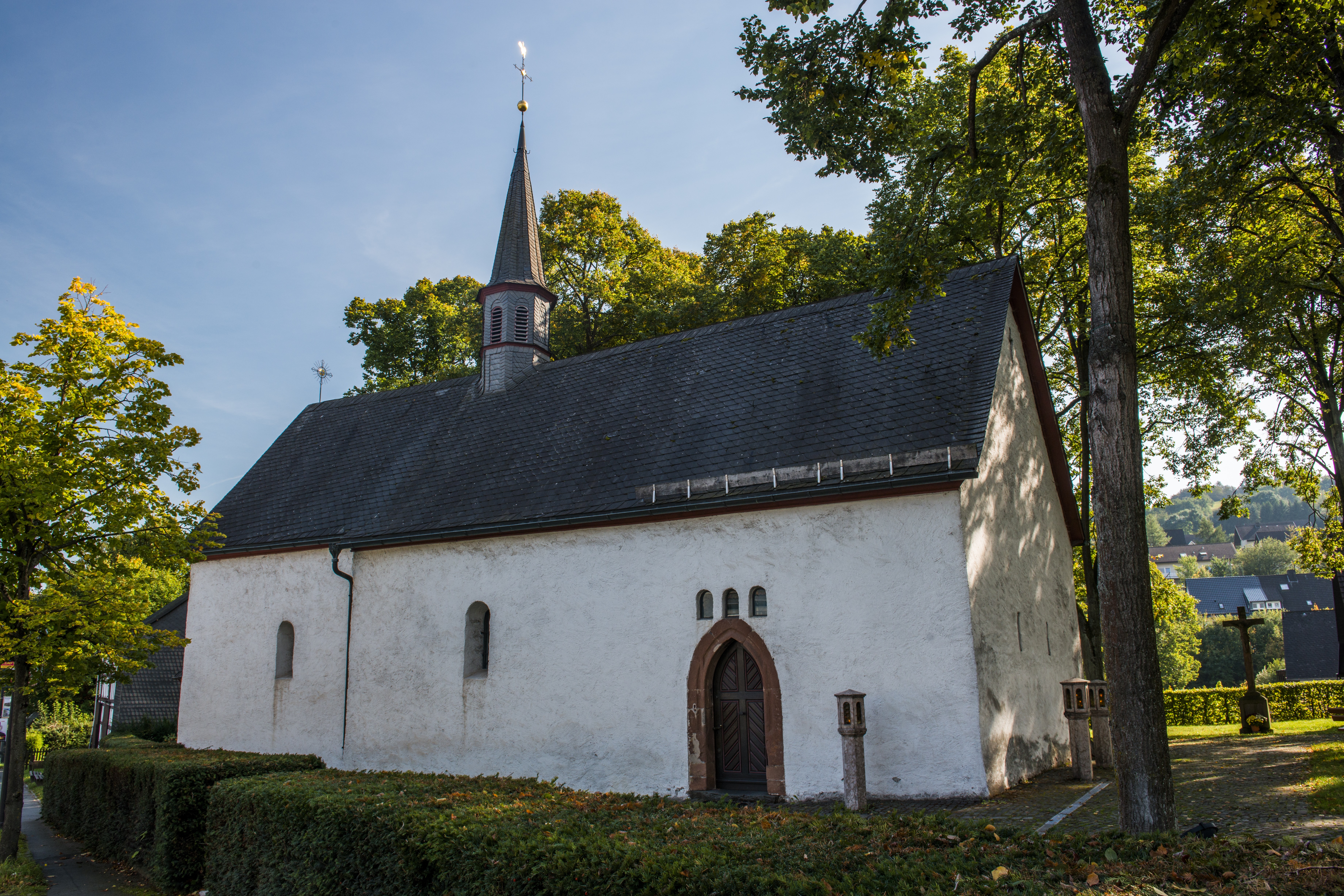 FerienweltWinterberg_2017_Hallenberg_Wallfahrtskirche Merklinghauser Kapelle Mariä Himmelfahrt_Herbst (13).jpg