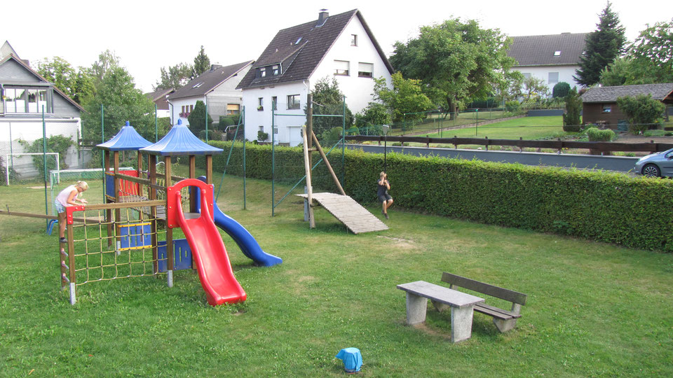 Ferienwelt Winterberg_Braunshausen Spielplatz_Sommer.jpg