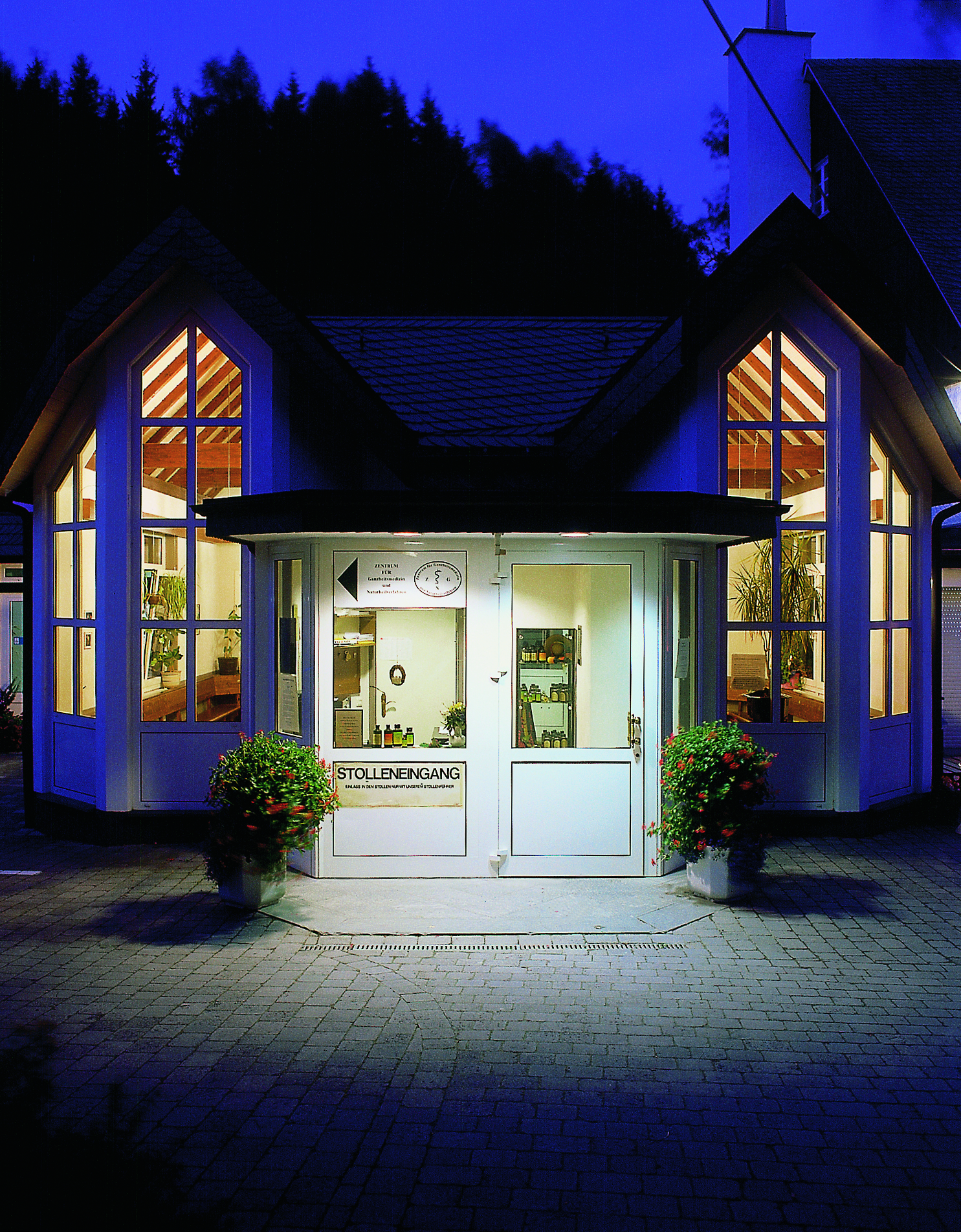 Außenansicht des Heilstollens in Nordenau.