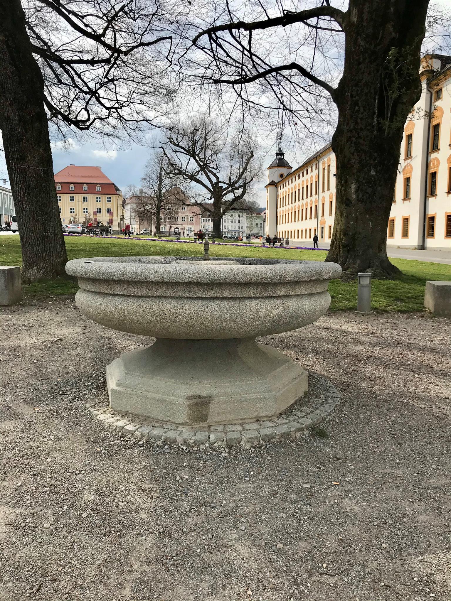 Anna-Schwegelin-Brunnen Anna-Schwegelin-Brunnen
